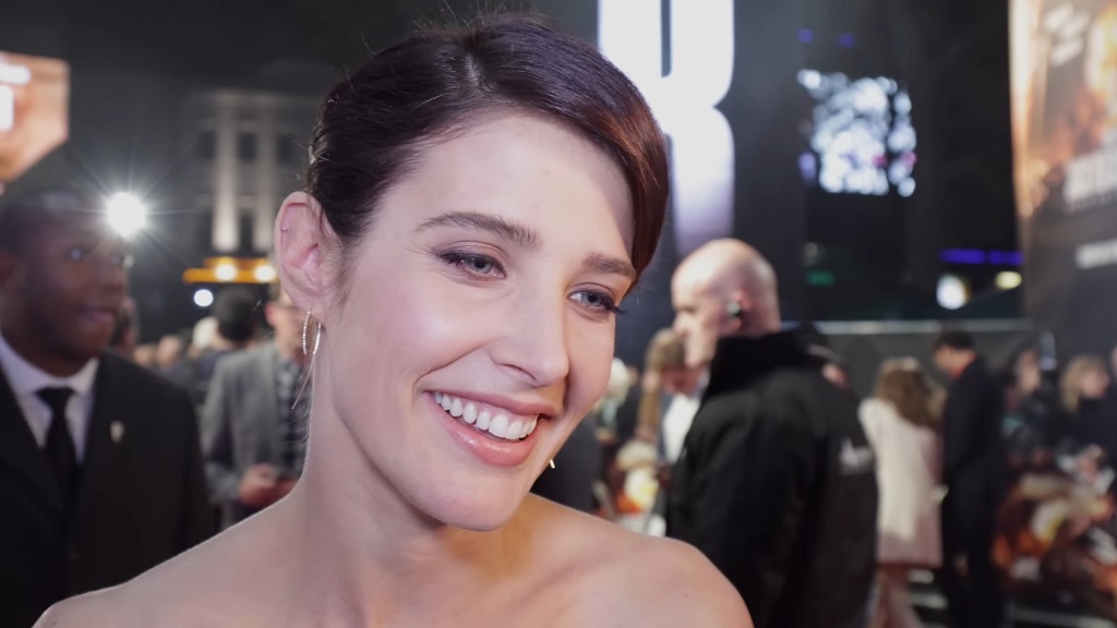 Vancouver celeb, Cobie Smulders lighting up the red carpet with a warm smile